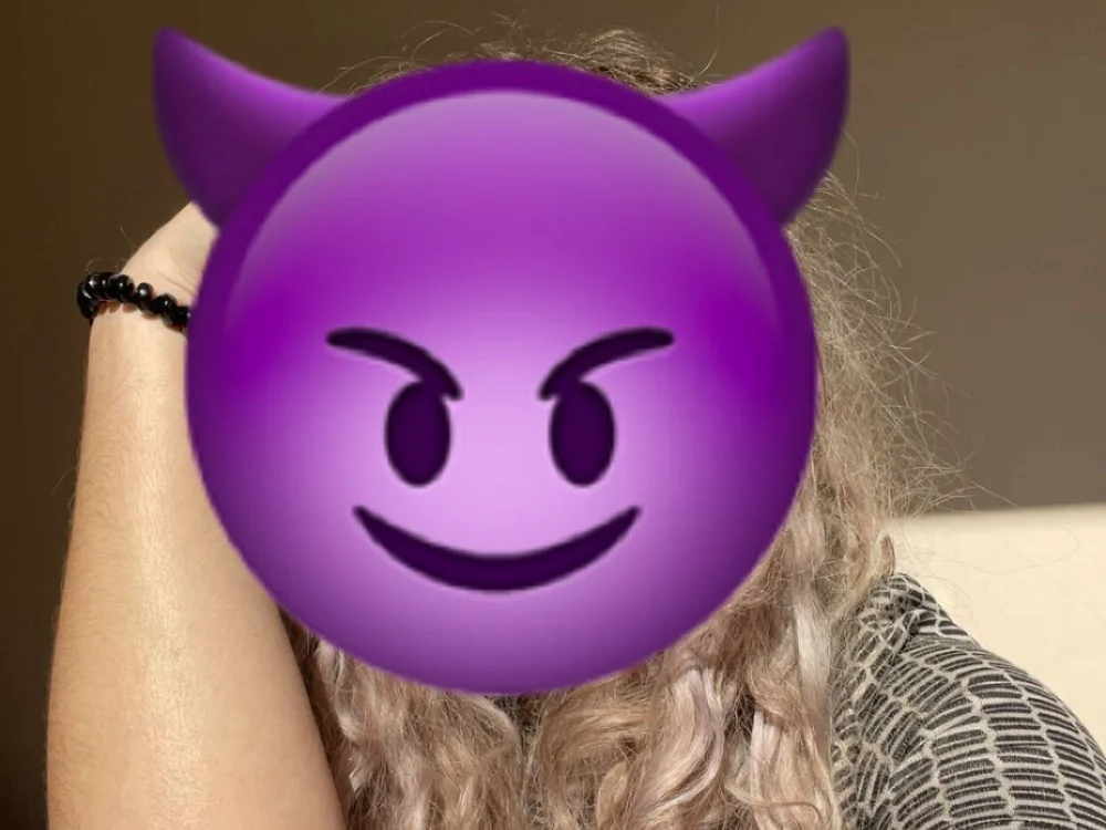Shaima13111's Offline Chat Room