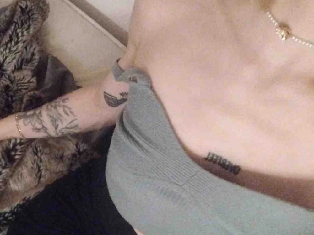 Ines190love Chat XXX Ngoại tuyến