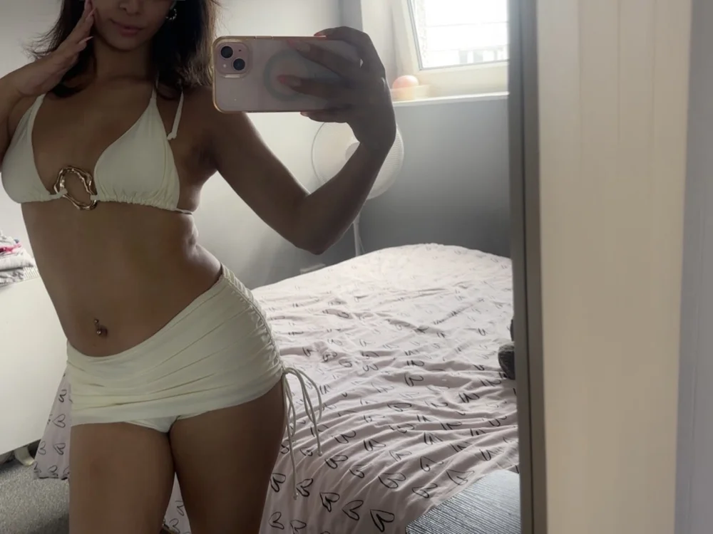 urlillatina's Offline XXX Chat