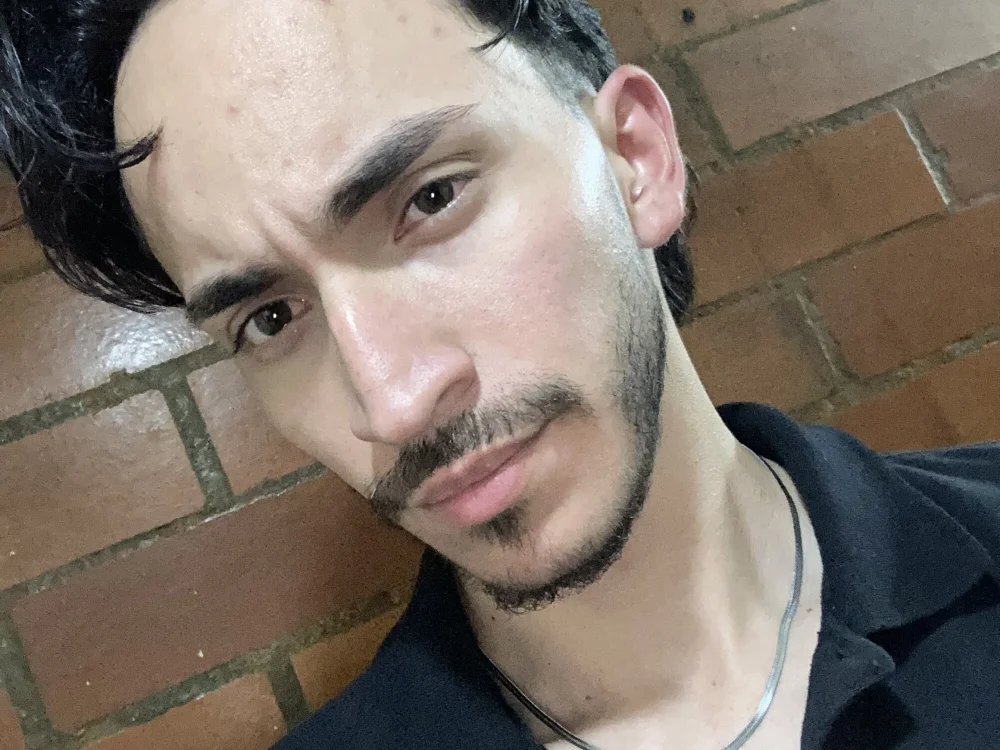 Offline chatovací místnost SlaugtherToEnjoy27