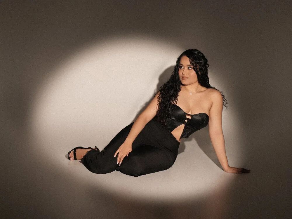 sabrina_shark_ Adlı Modelin Çevrimdışı XXX Sohbeti