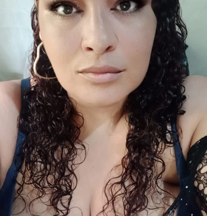 regina242's Offline XXX Chat