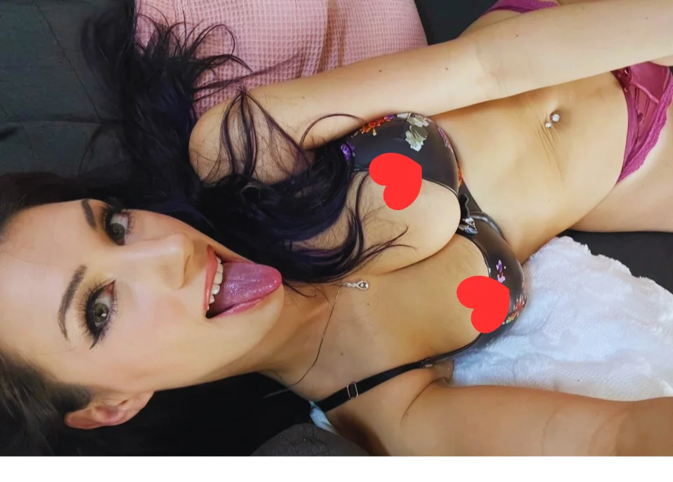 Queen-Ella's Offline XXX Chat