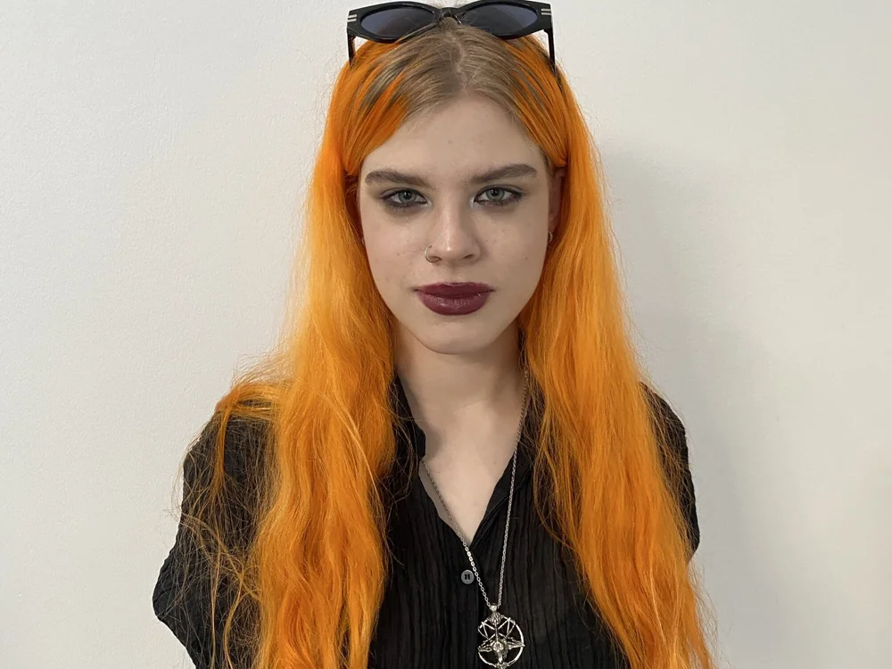 MignonWorstel's Offline Chat Room