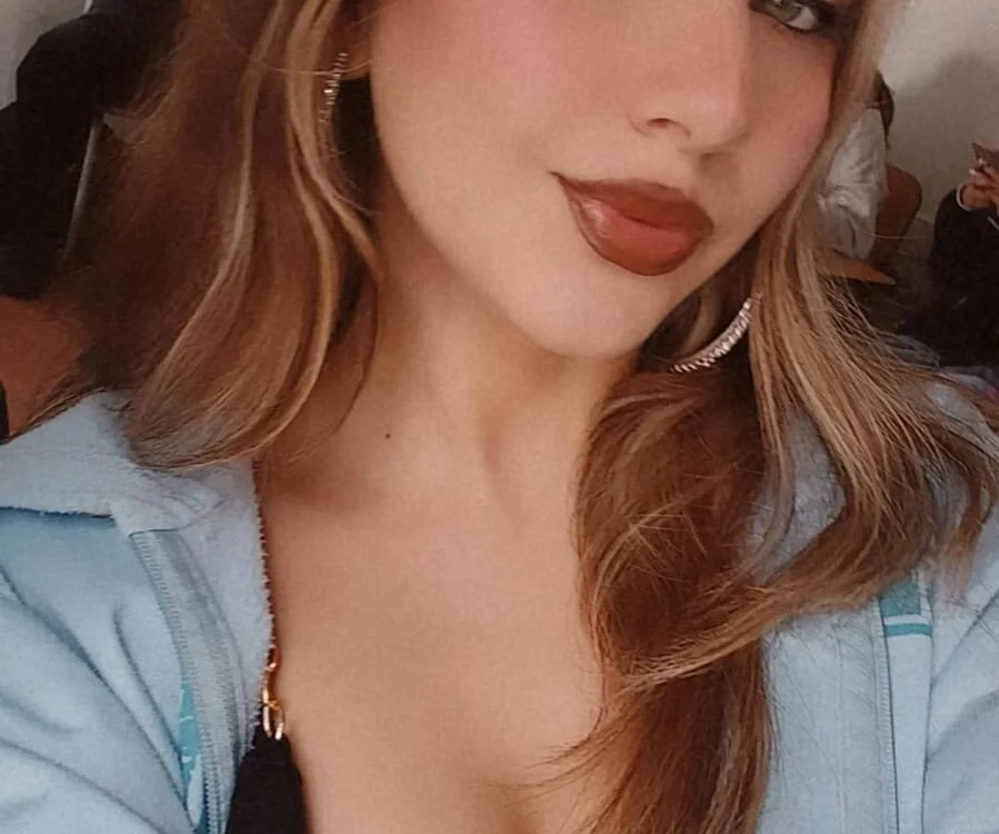 Emily_Evanss18's Offline XXX Chat