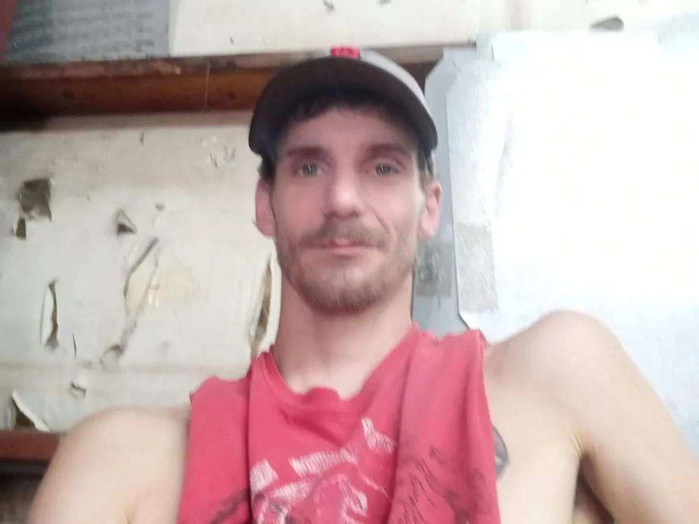 Pandemonium613's Offline Chat Room
