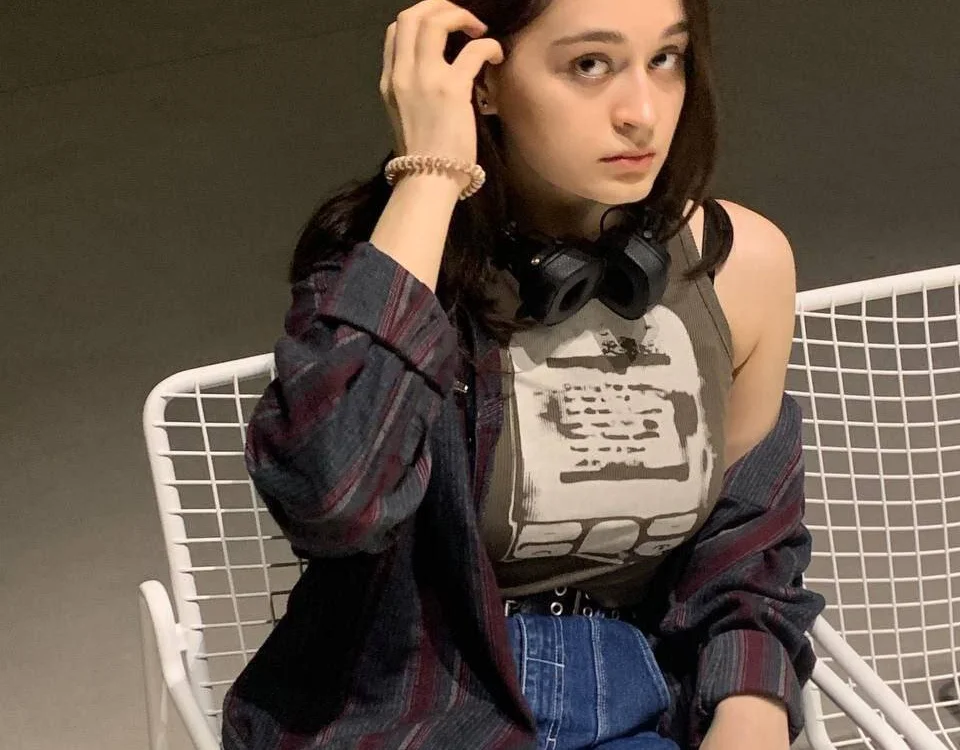 LoisCheckley's Offline Chat Room