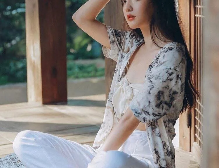 halenka_00 Adlı Modelin Canlı XXX Sohbeti