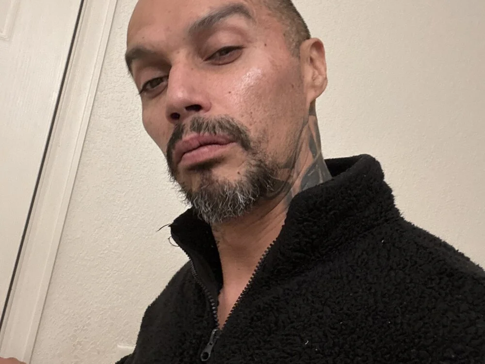 faces818's Offline XXX Chat