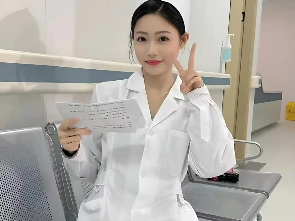 xiaohushi666 Chat XXX Ngoại tuyến