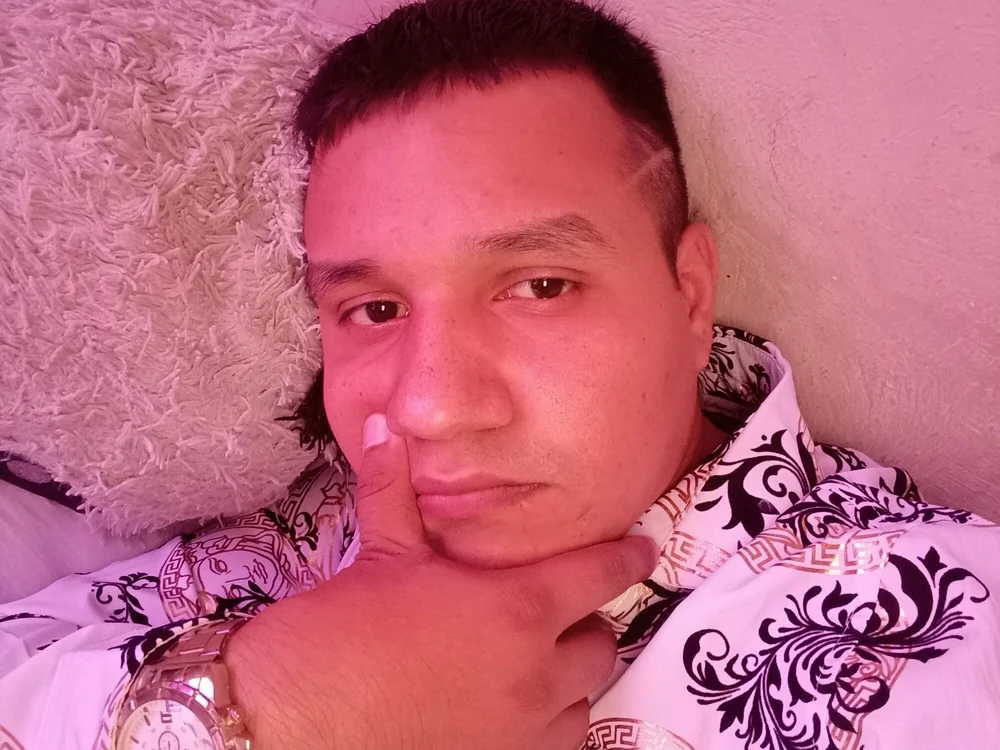RogelioTripleR Offline Chatraum