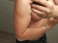 heroes223e's webcam live show