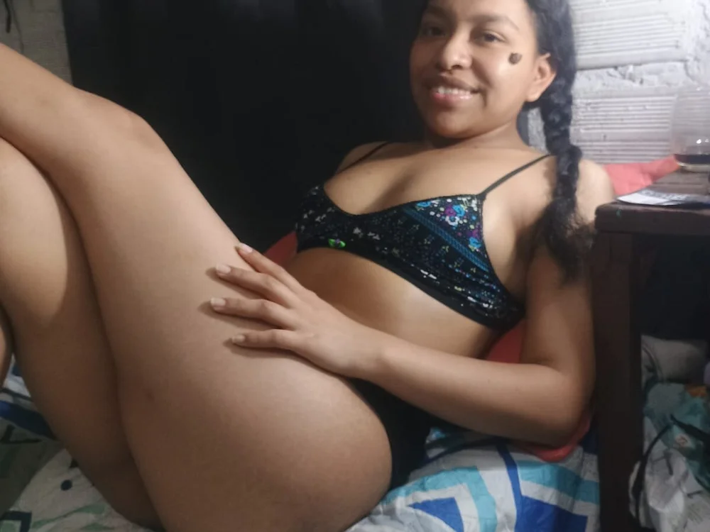 violetaluxxx's Offline XXX Chat