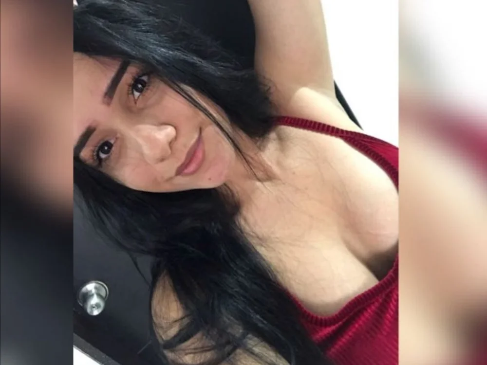 AnnyInocent_'s Offline Chat Room