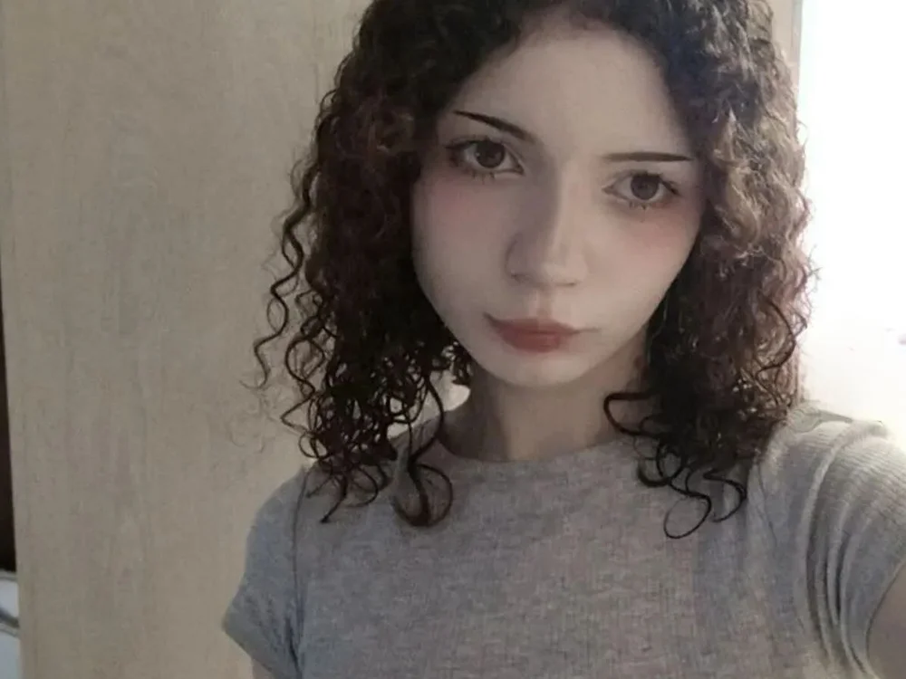 CinnamonCurl Chat XXX offline