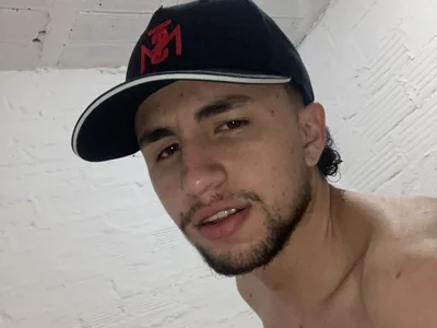 Ever10183 Male Gays Free Webcam Striptease
