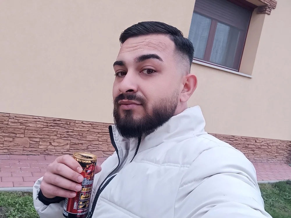 Chatroom XXX hors ligne de Jthghztrz