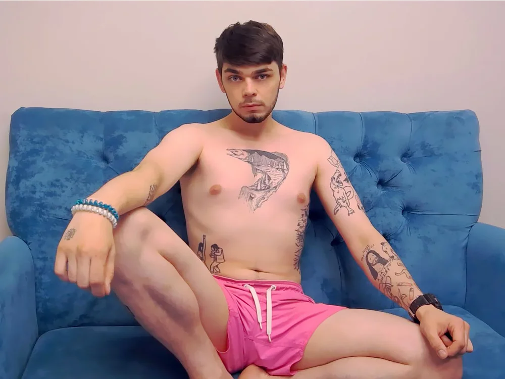 AlexDonovan's Offline XXX Chat