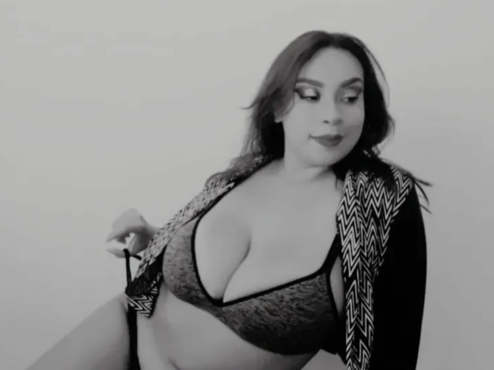 SussieRainbow69 Adlı Modelin Çevrimdışı Sohbet Odası