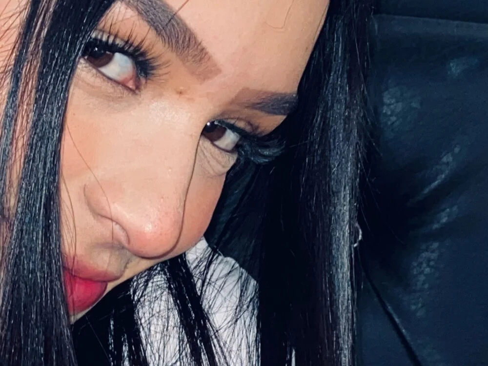 Dakota-Mitchell's Offline XXX Chat