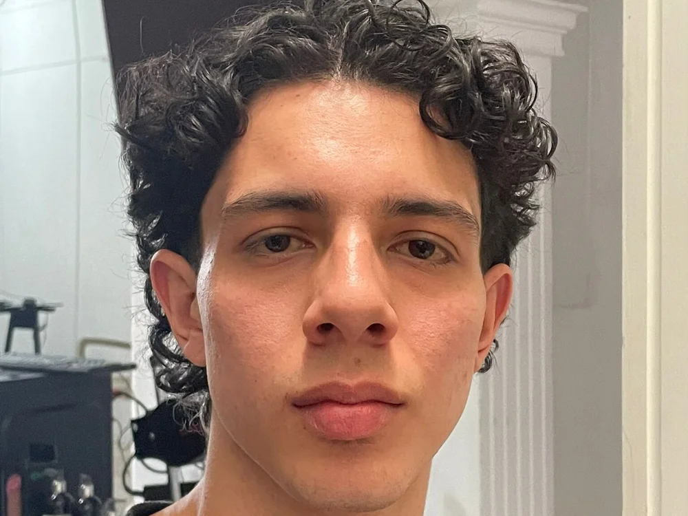 FucksHardFabio's Offline Chat Room
