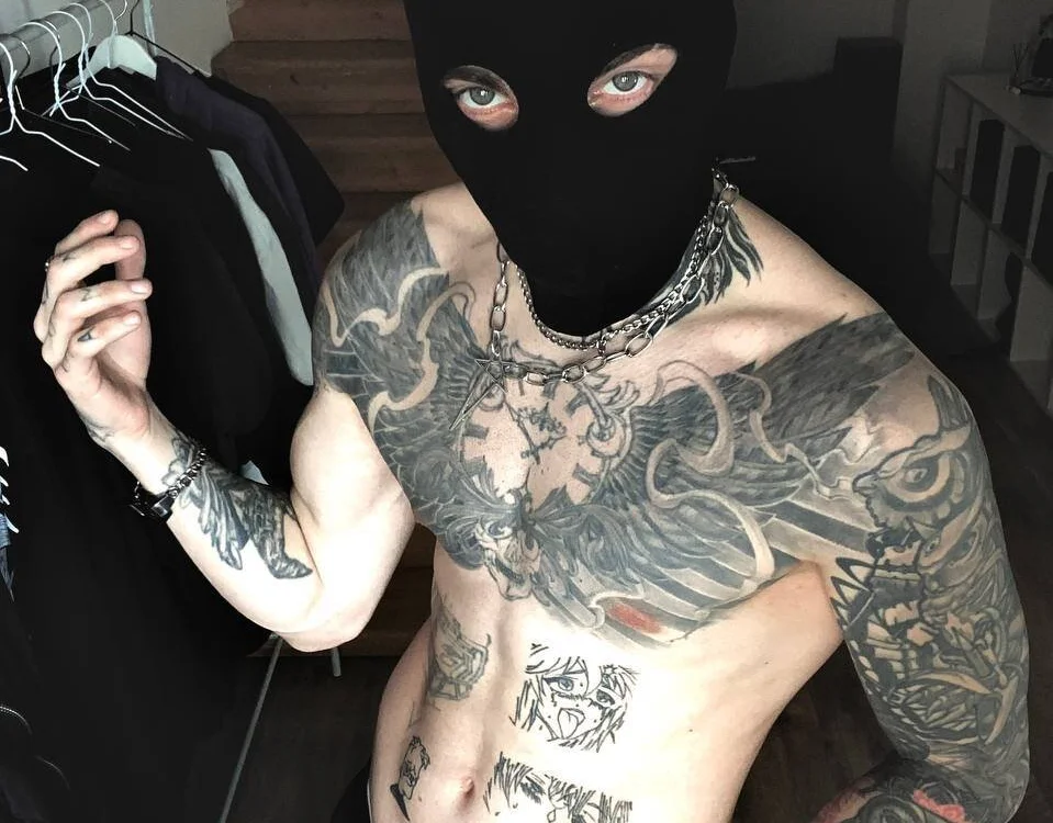 devil_waves' Offline XXX Chat