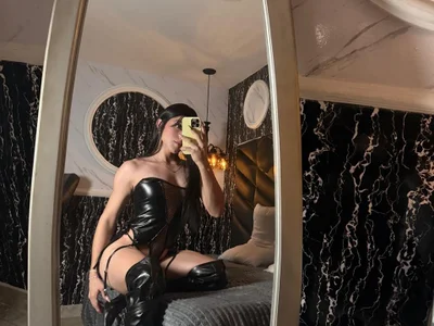 Veronica_hottie Trans Corset Cam Striptease