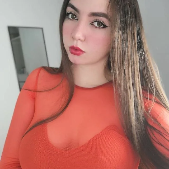 Angie_cute Obrolan XXX Offline