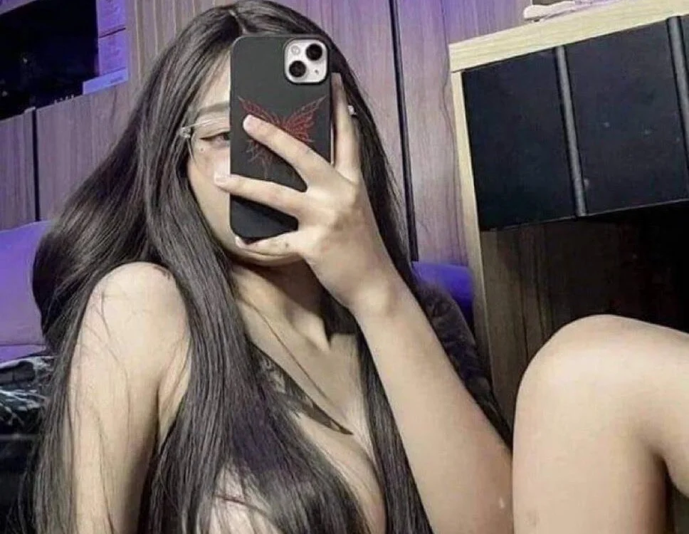 Lyly_sexyy's Offline XXX Chat