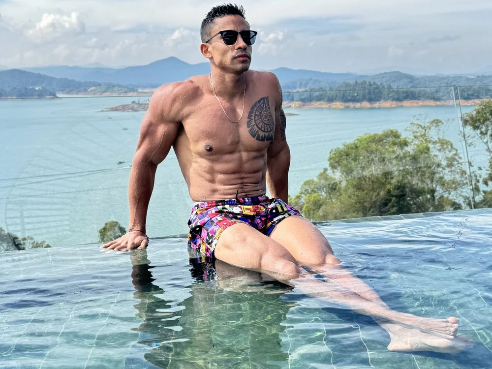 Jordy_strong's Offline XXX Chat