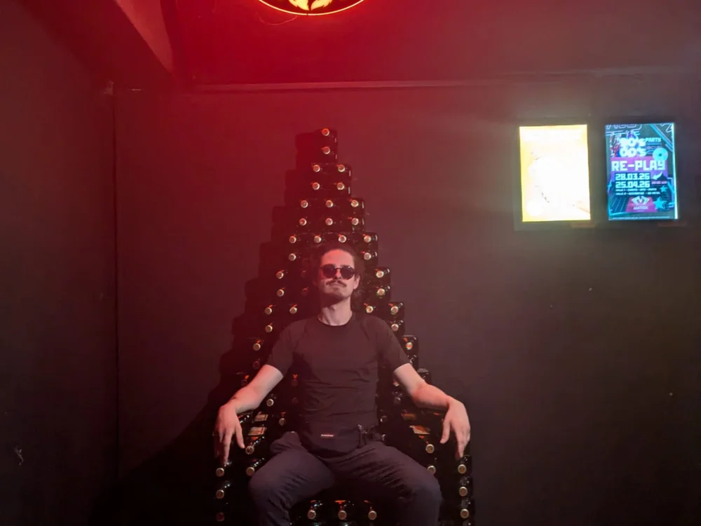 YoungBigBallBoy's Offline XXX Chat