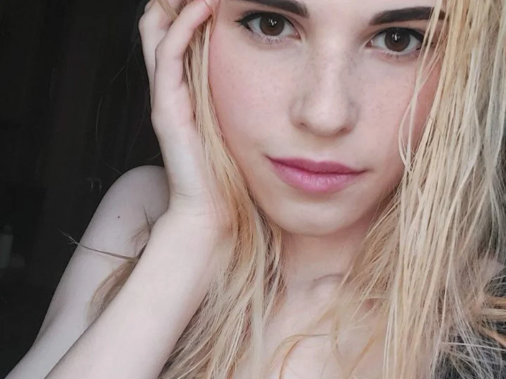 HelenIngram's Offline XXX Chat