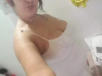 Saraxgirl Female Latina Strip Cam