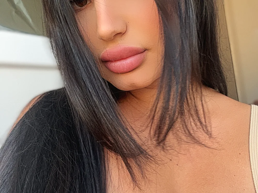 Mia_Renata's Offline XXX Chat