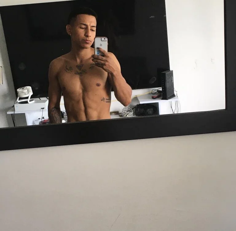 Daryl_Richie's Offline XXX Chat