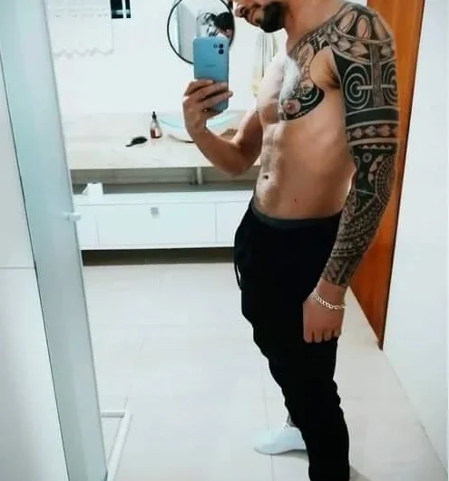 Sandrinho2207 離線 XXX 聊天