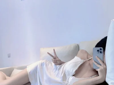 Krismil3 on StripChat