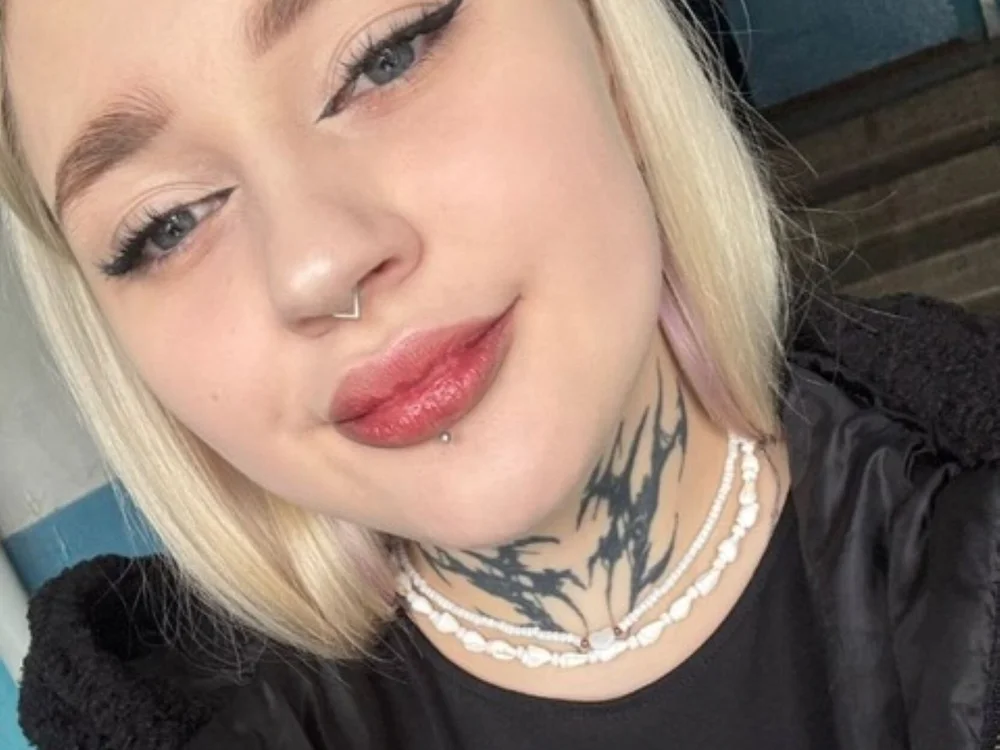 AlyshaVence offline XXX-chat