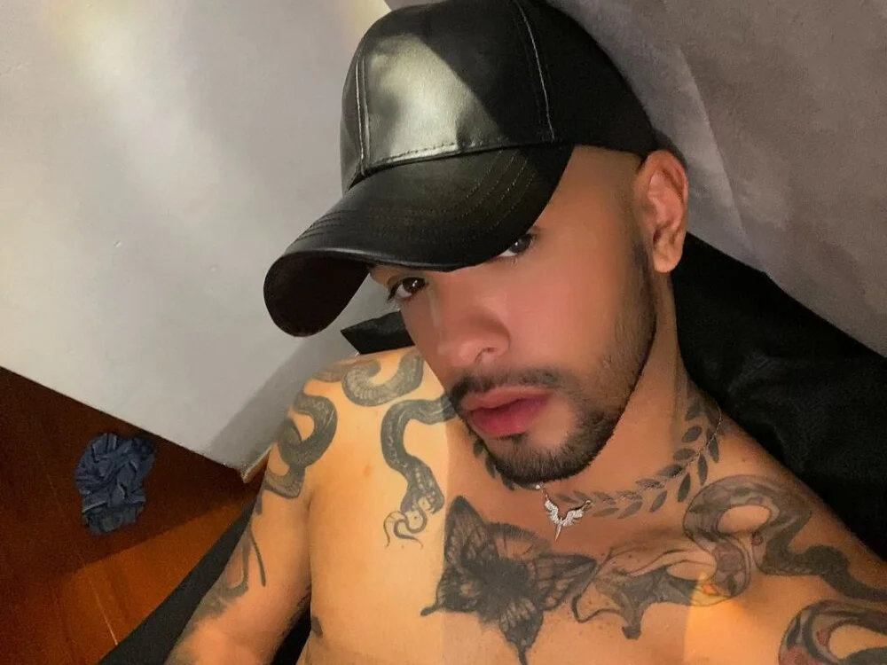 دردشة LickMyInk الجنسية دون اتصال