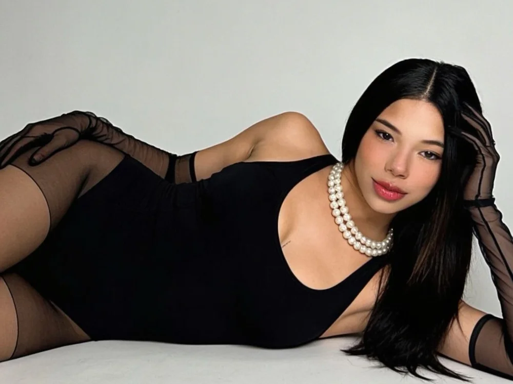 Grey_Paradise's Offline XXX Chat