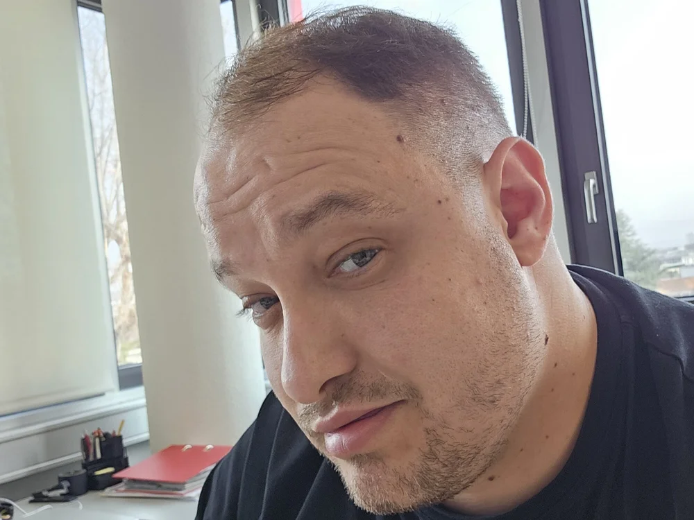 Max---Vicky's Offline Chat Room