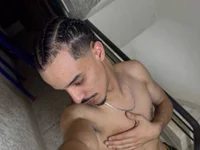 XXX chat uživo modela MINSTERGO