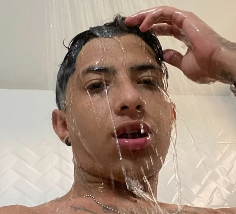 fkenneth_macias' Offline Chat Room