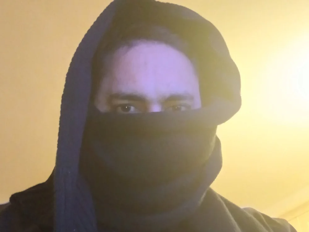 castrocros' Offline Chat Room