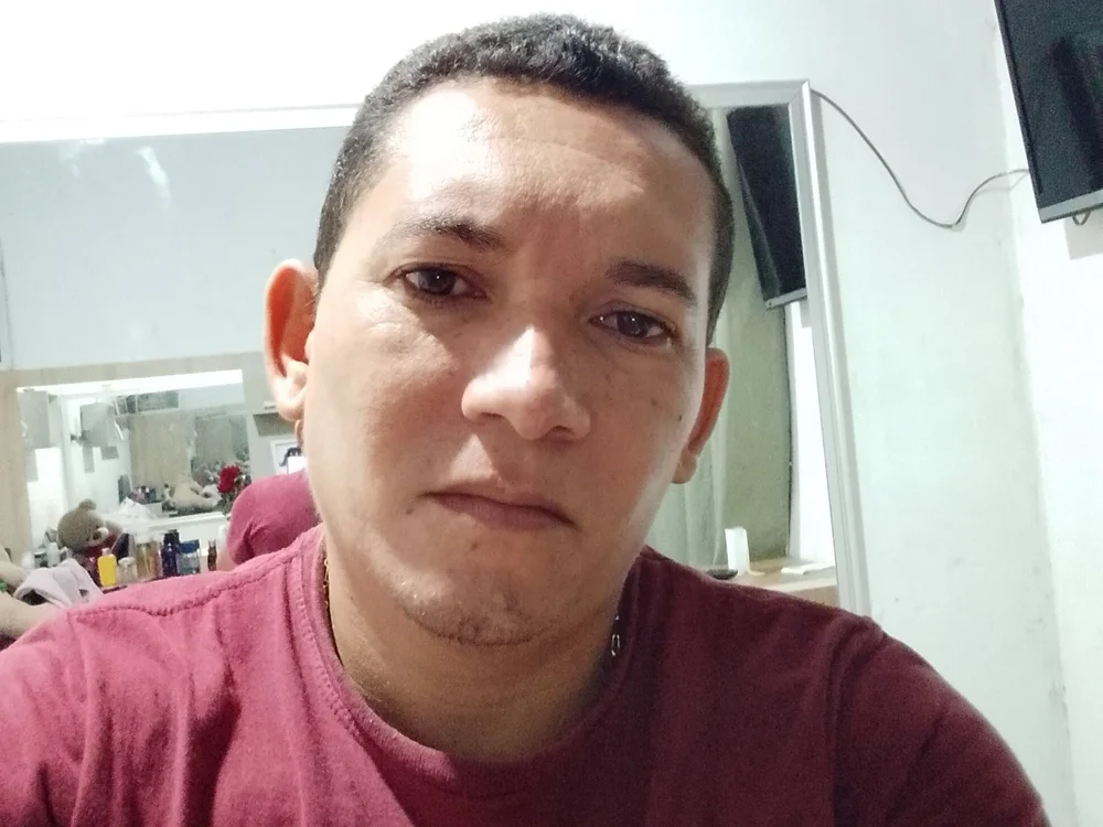 nando0321's Offline Chat Room