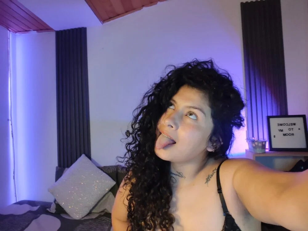 LiaVelvet_ offline XXX-chat