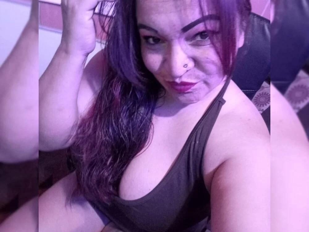 Chatroom XXX hors ligne de isis_milove