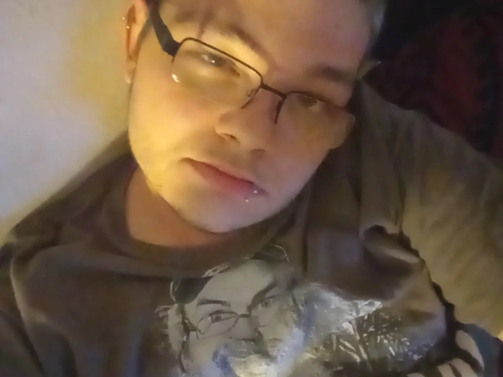 bigboy291995's Offline Chat Room