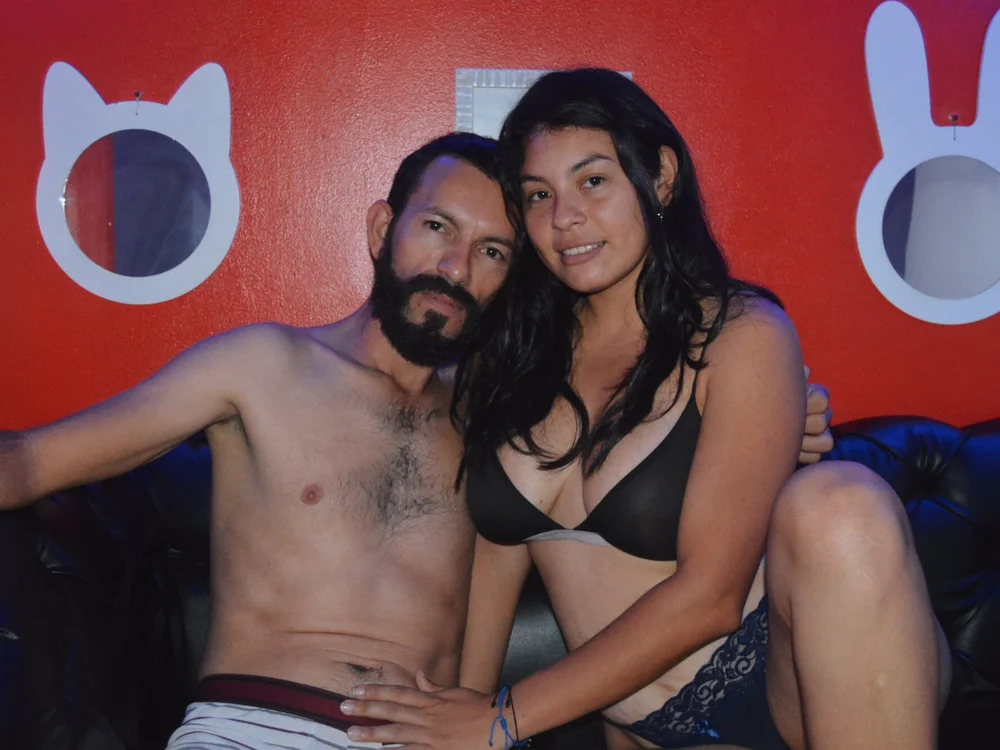 Dana_And_Drake's Offline Chat Room