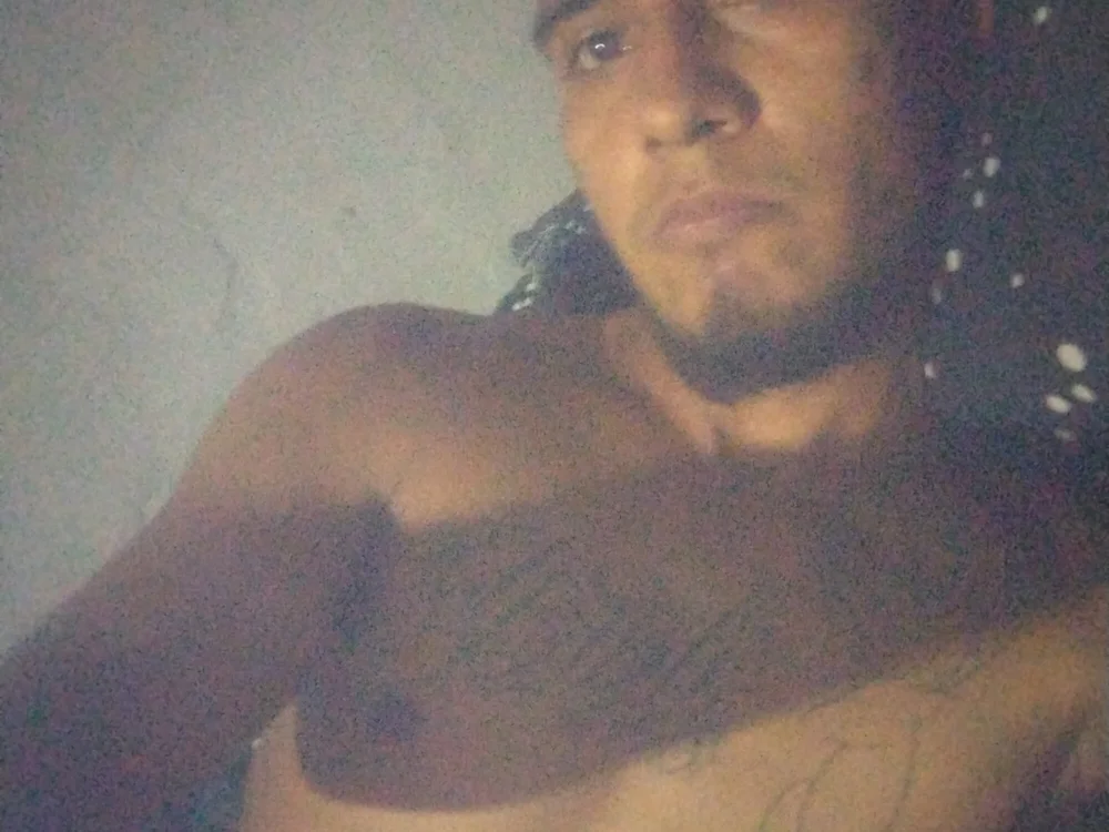 josevazk37 Adlı Modelin Çevrimdışı XXX Sohbeti